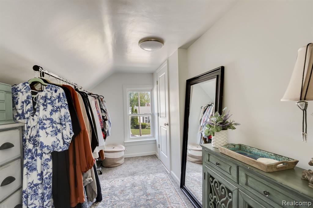 71 W DALLAS Avenue, Madison Heights, MI 48071 — Photo 14