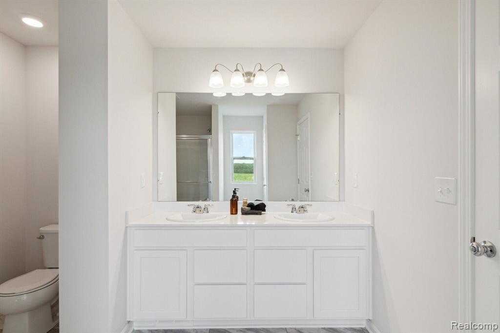 422 Hidden River W, Holly, MI 48442 — Photo 13