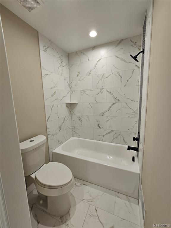 49241 London Bridge Drive, Macomb, MI 48042 — Photo 24