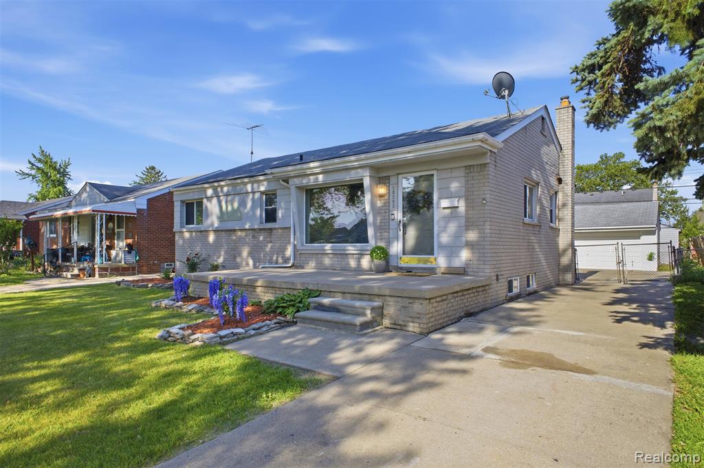 15080 Churchill Street, Southgate, MI 48195 — Photo 2