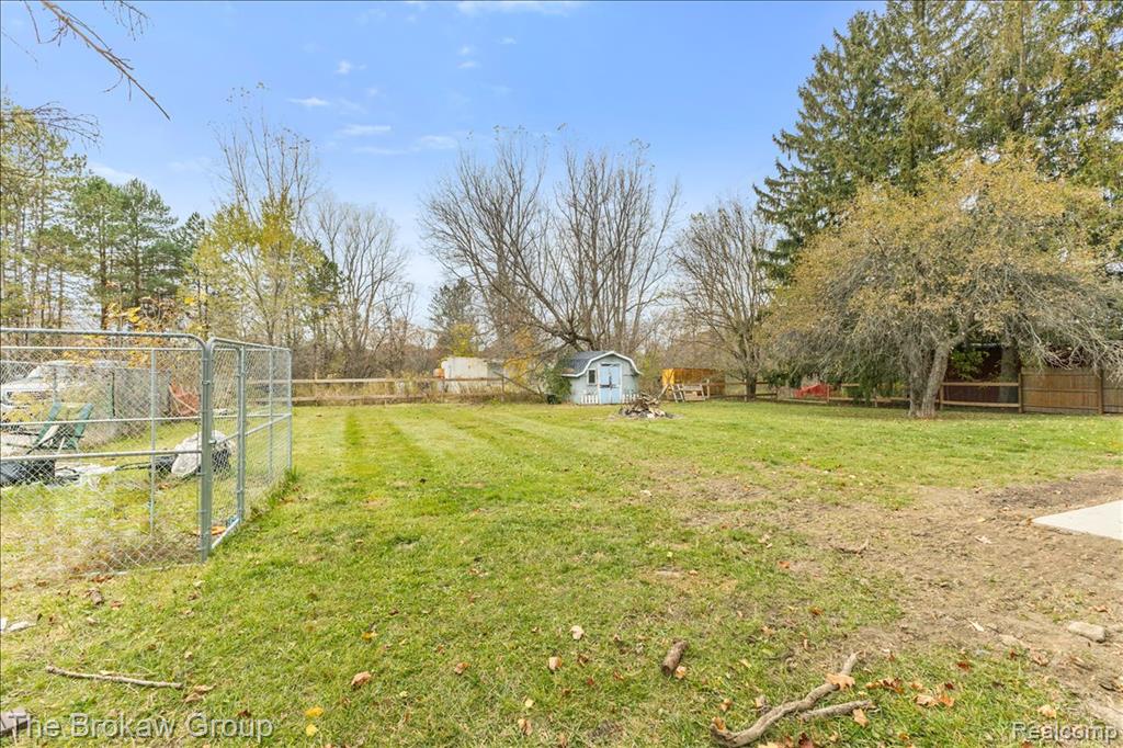 10289 N State Road, Otisville, MI 48463 — Photo 38