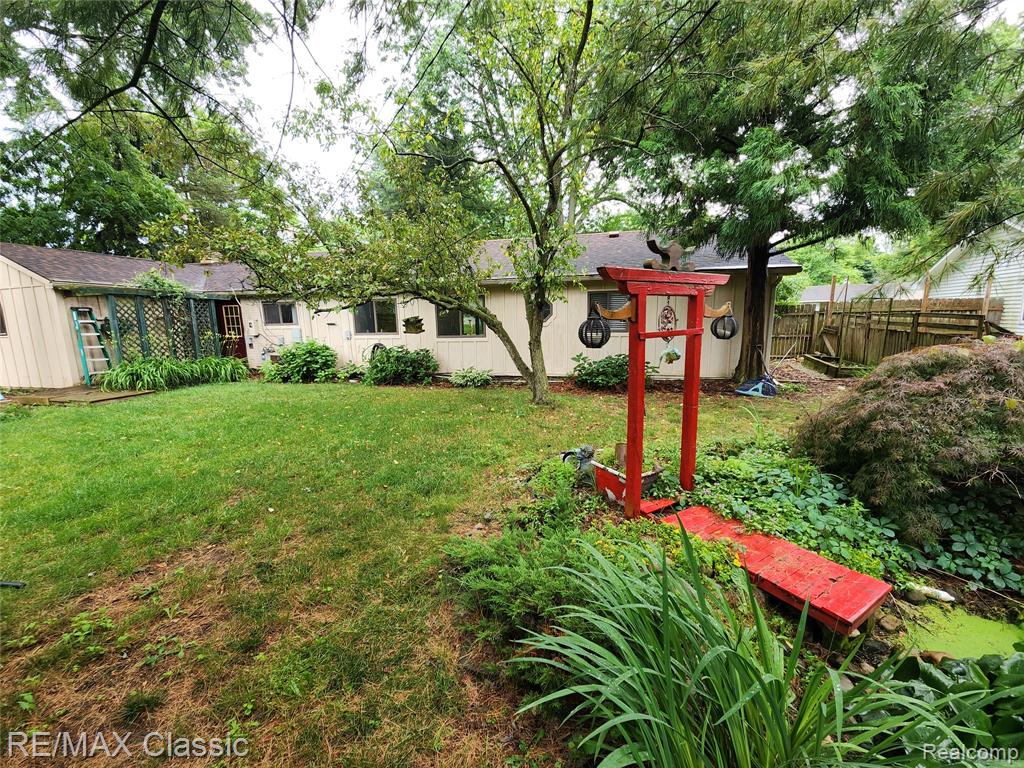 6388 Hermana Road, West Bloomfield, MI 48324 — Photo 33
