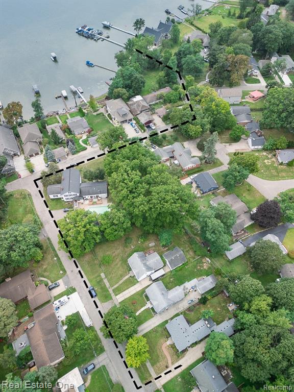 4196 Grayton Drive, Waterford, MI 48328 — Photo 35