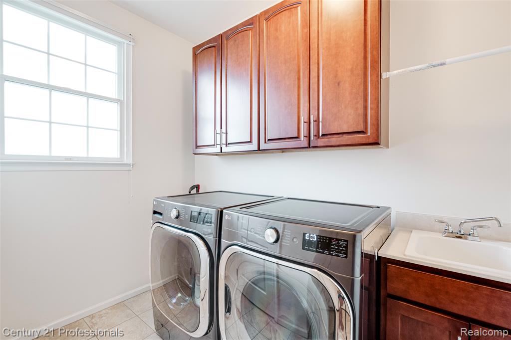 50553 Billenca Drive, Novi, MI — Photo 38