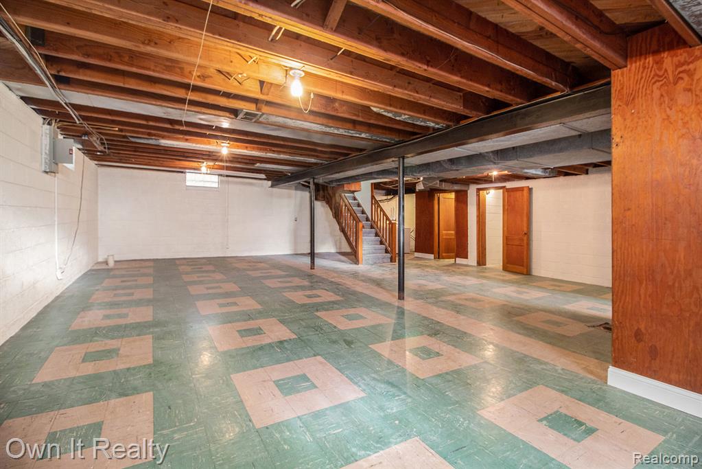 27619 California Drive SW, Southfield, MI 48076 — Photo 21