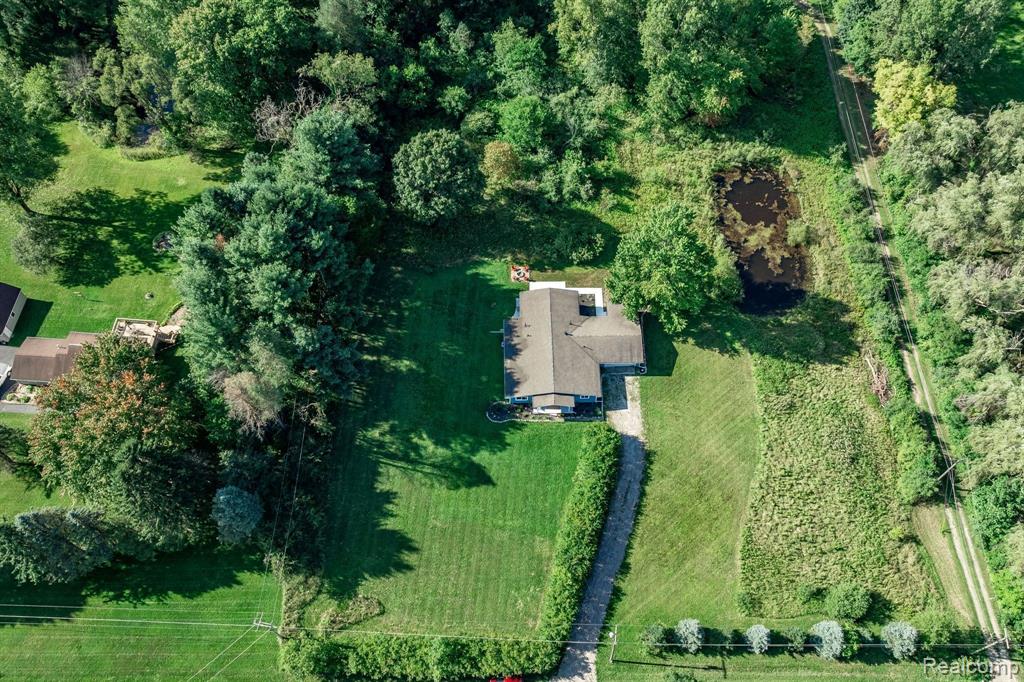 5461 W COON LAKE Road, Howell, MI 48843 — Photo 36