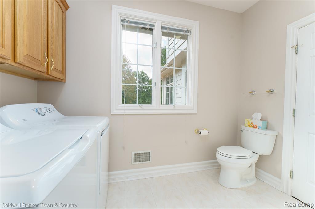 4692 Edinburgh Drive, Howell, MI 48843 — Photo 25