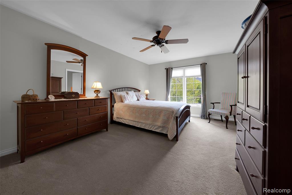 4502 Forest Edge Lane, West Bloomfield, MI 48323 — Photo 39