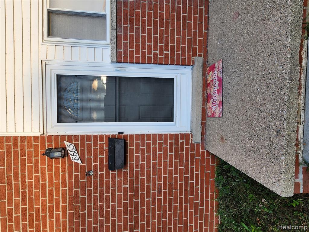 8665 Sterling, Center Line, MI 48015 — Photo 3