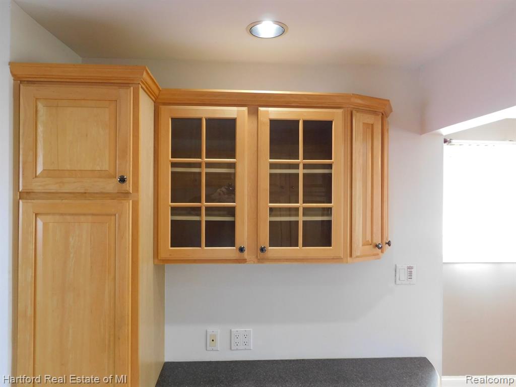 8600 Cardwell Street, Westland, MI — Photo 15