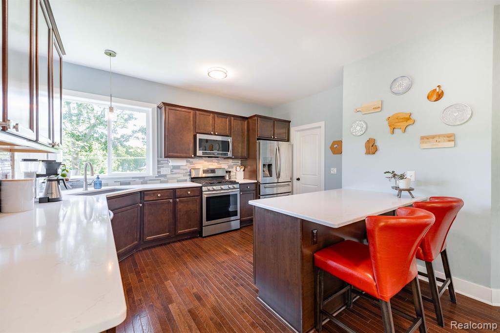299 NAPA VALLEY Drive, Milford, MI 48381 — Photo 18