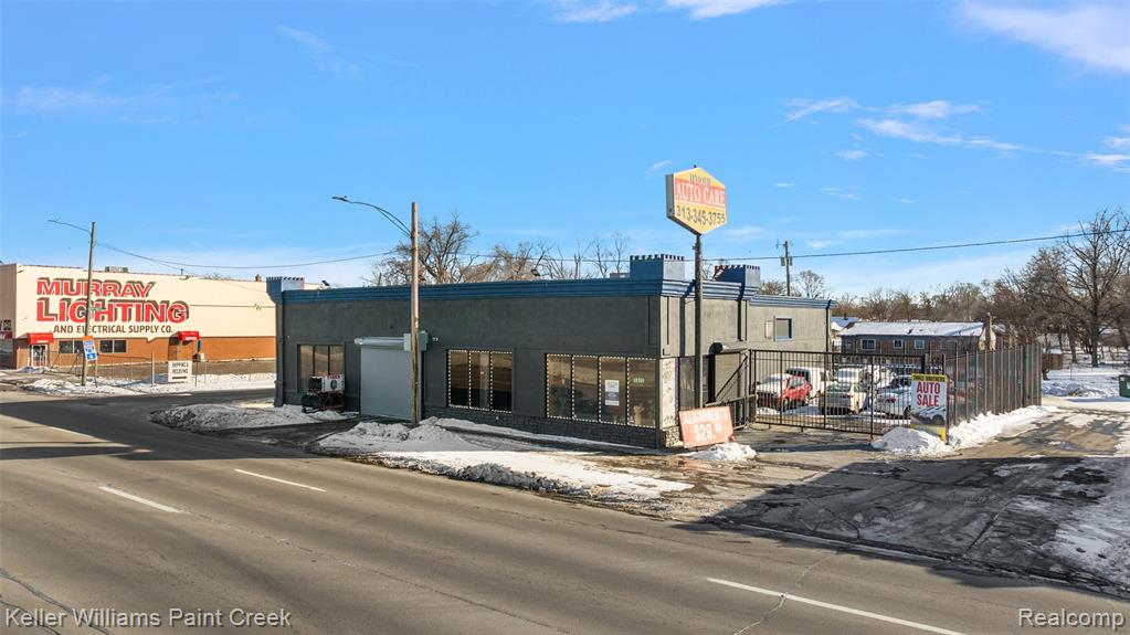 10311 W 8 Mile Road - Photo 2