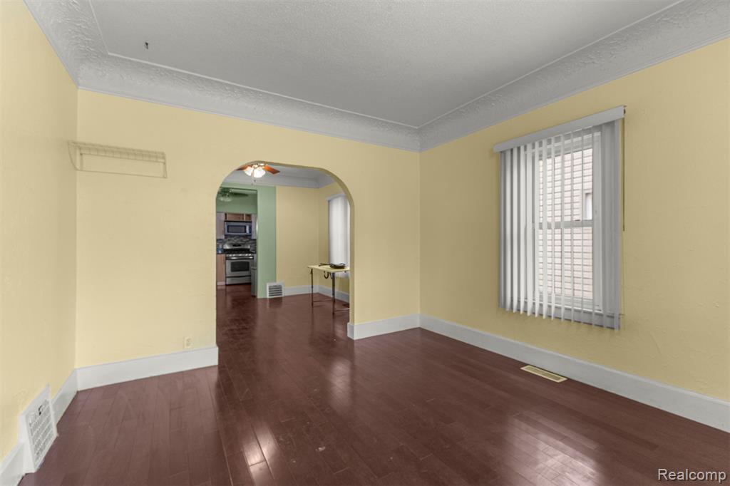 5210 Maple Street, Dearborn, MI 48126 — Photo 5