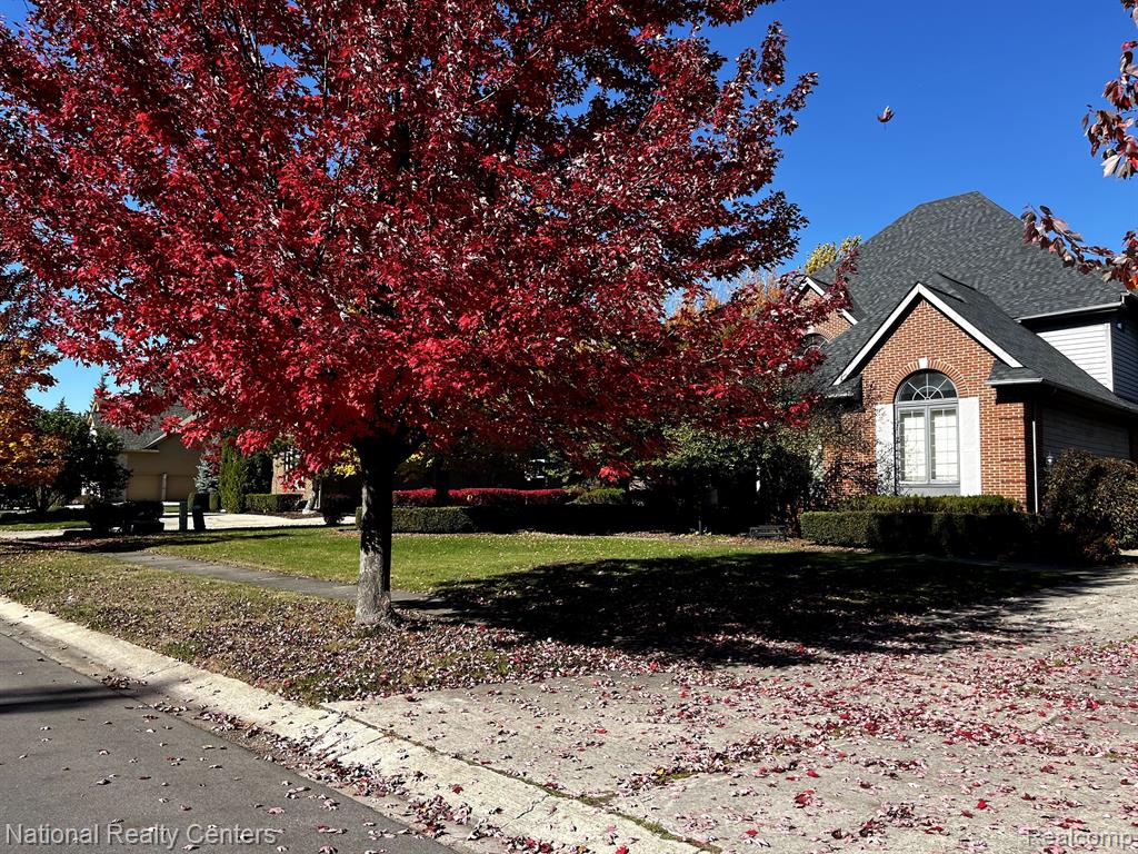4392 STONEVIEW Drive, West Bloomfield, MI — Photo 85