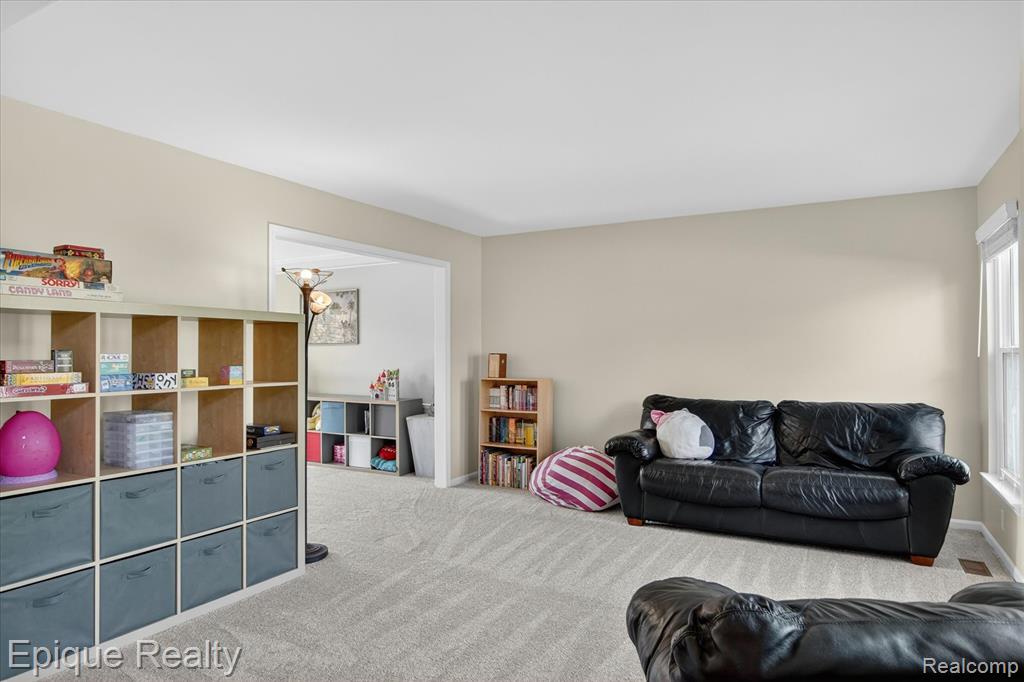8068 Creek Bend Drive, Ypsilanti, MI 48197 — Photo 13