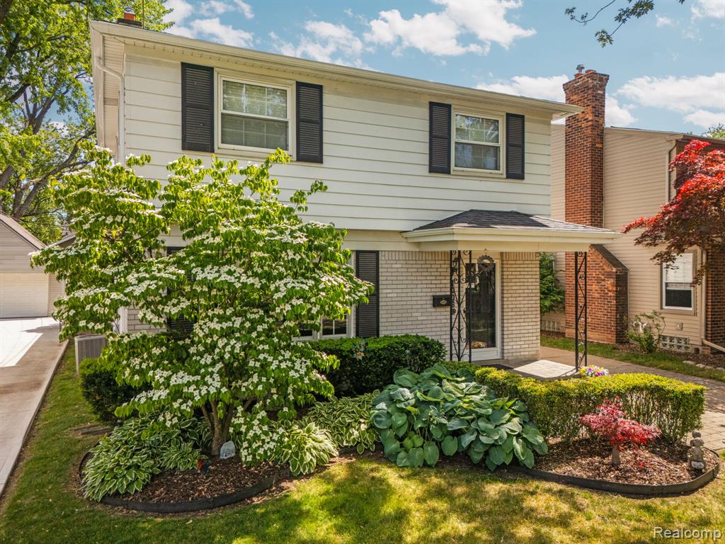 10065 Hart Avenue, Huntington Woods, MI — Photo 2