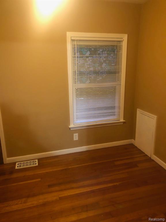 5027 WOODWARD Street, Wayne, MI 48184 — Photo 9