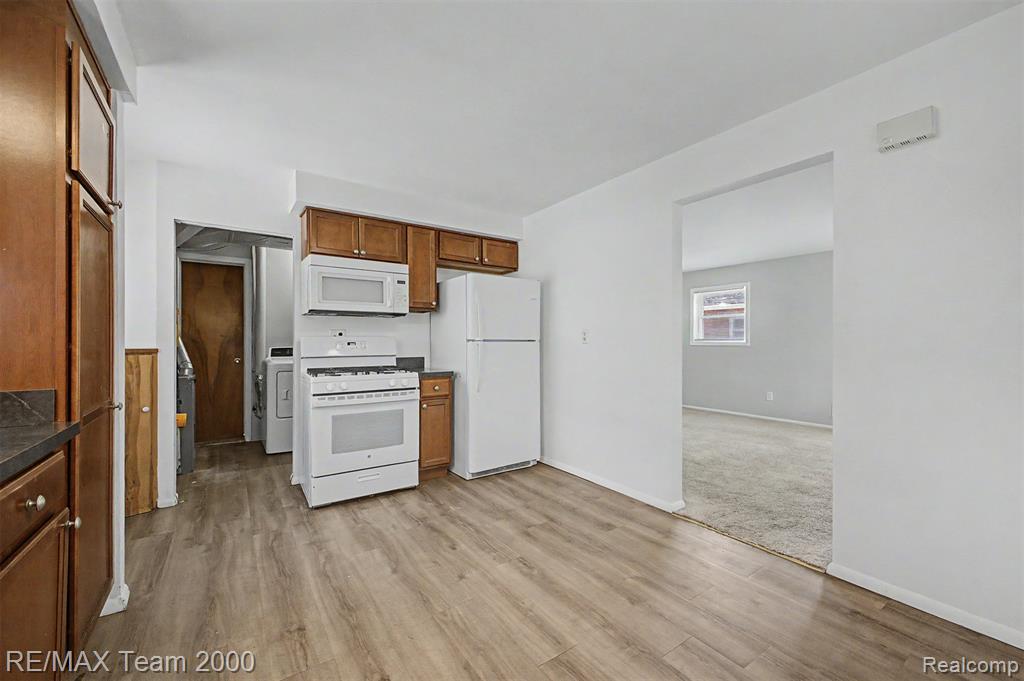 4947 Roosevelt Boulevard, Dearborn Heights, MI 48125 — Photo 11