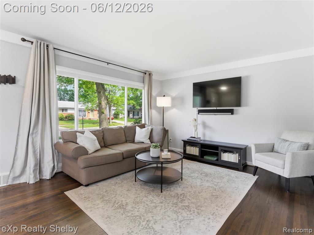 29451 Mark Avenue, Madison Heights, MI 48071 — Photo 6