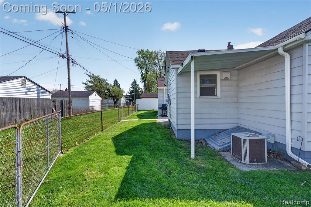 677 Lindbergh Street, Wyandotte, MI 48192 — Photo 20