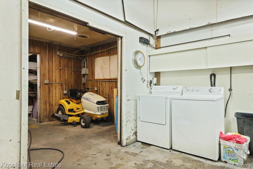 9739 SAGINAW Street, Reese, MI — Photo 14