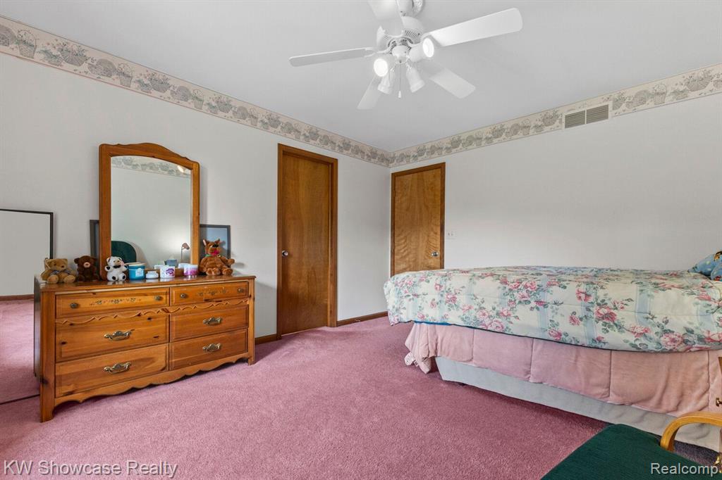 766 WHITE HOUSE Drive, Highland, MI 48356 — Photo 32