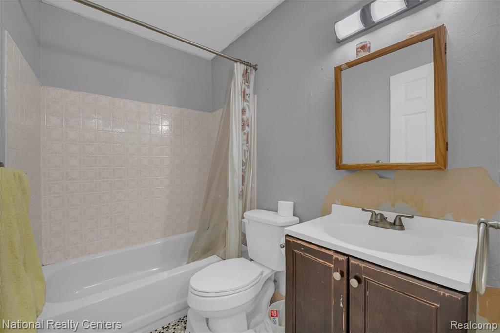 4428 Bedford Street, Dearborn Heights, MI 48125 — Photo 13