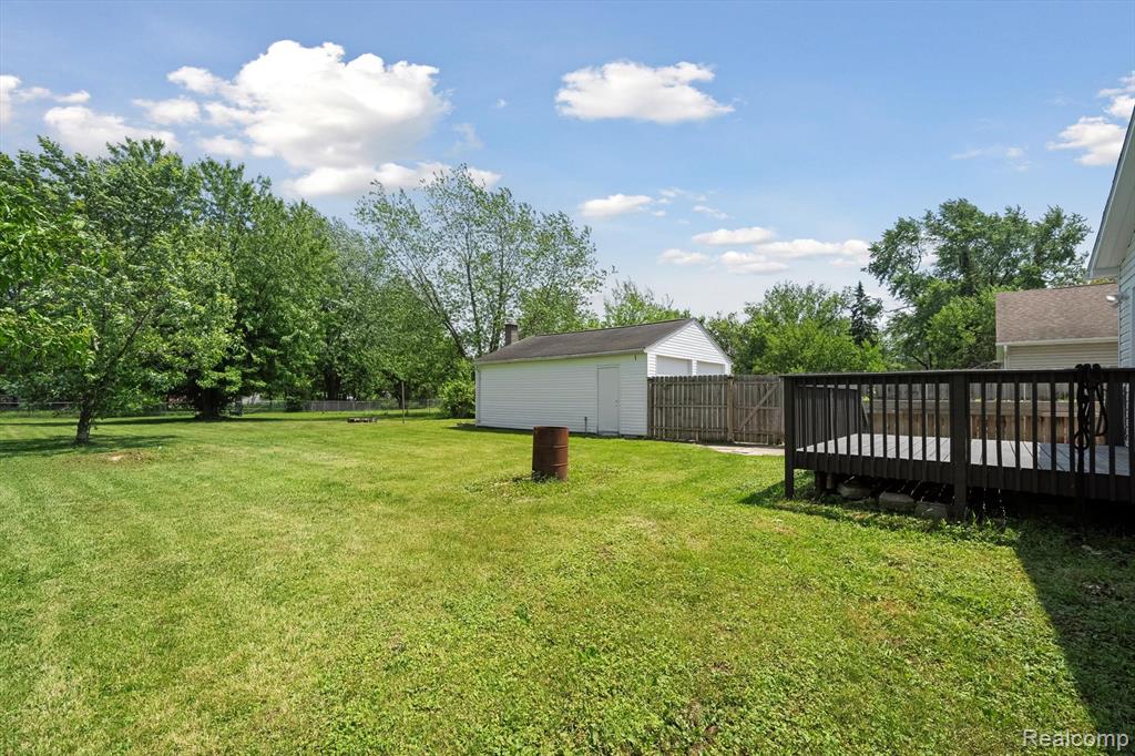 6097 Grove Avenue, Grand Blanc, MI 48439 — Photo 27