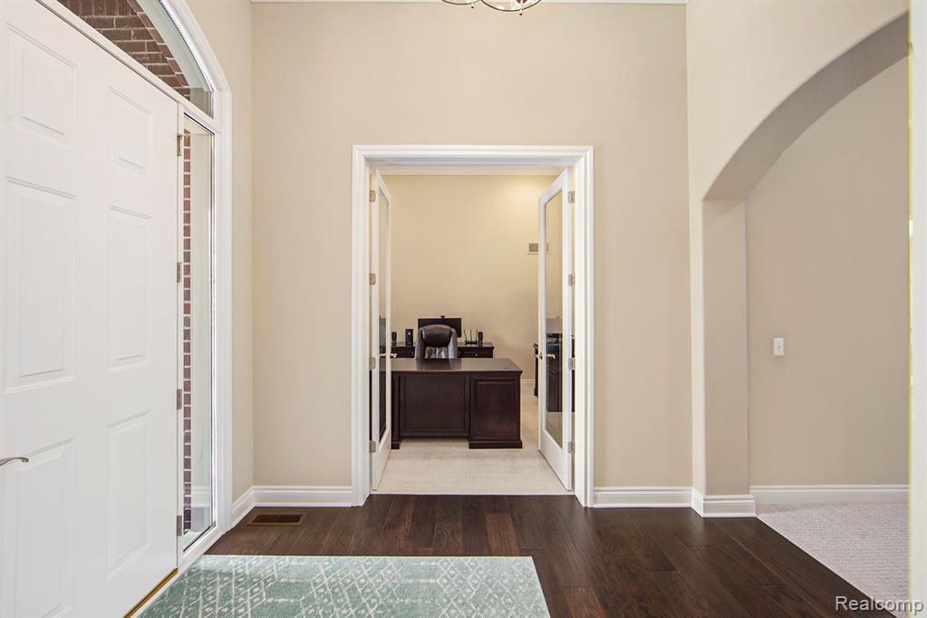 48913 Pinebrook Drive, Utica, MI 48315 — Photo 5