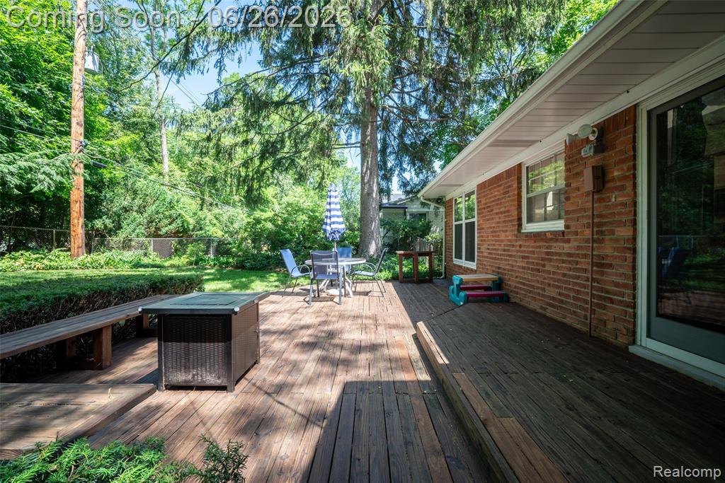 6826 Spruce Drive, Bloomfield Hills, MI 48301 — Photo 37