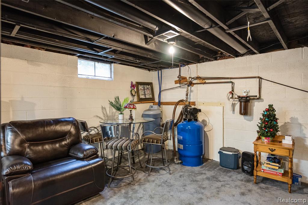 4245 Bunker Avenue, West Bloomfield, MI 48323 — Photo 39