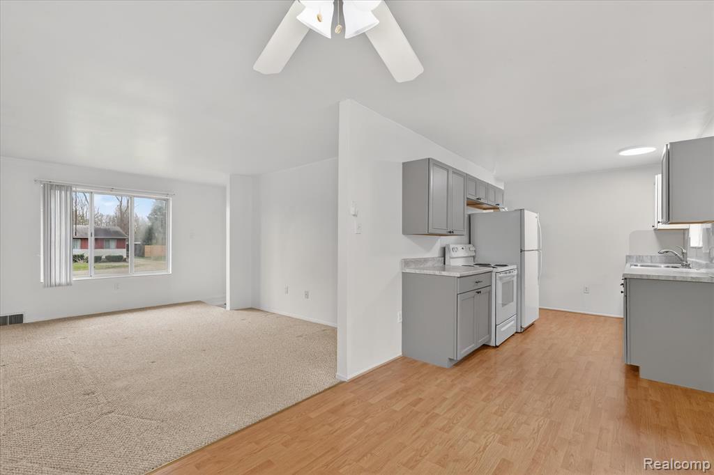 4739 Joan Lane, Pinckney, MI 48169 — Photo 9