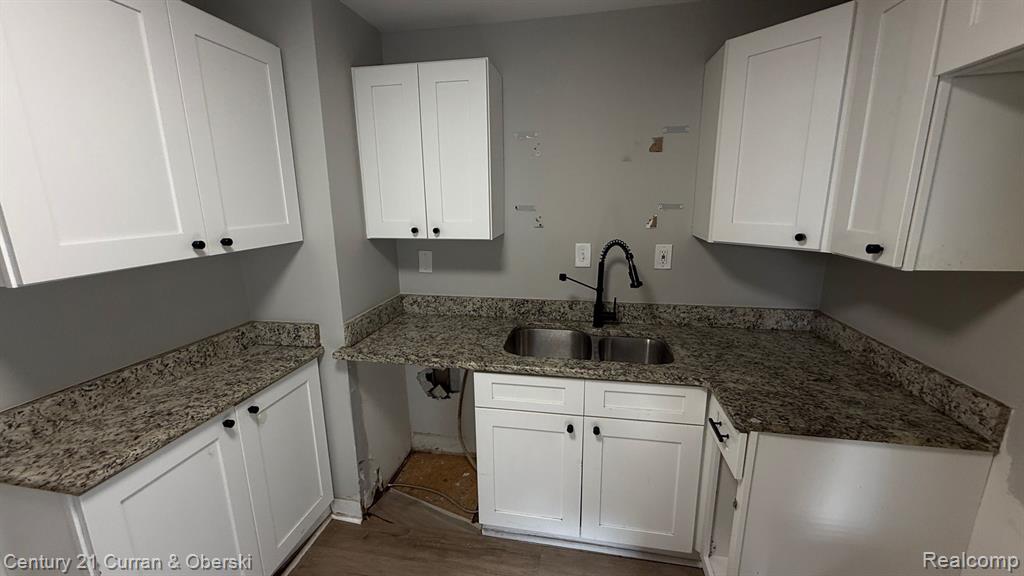 648 W HAZELHURST Street, Ferndale, MI 48220 — Photo 11