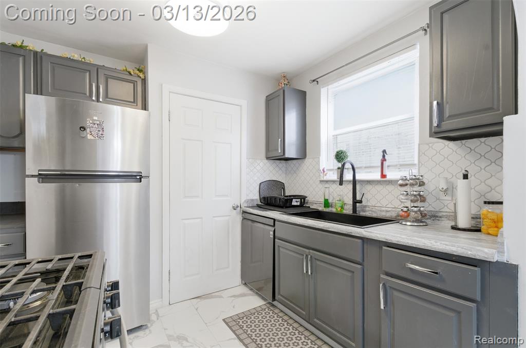 16706 Asbury Park, Detroit, MI 48235 — Photo 20