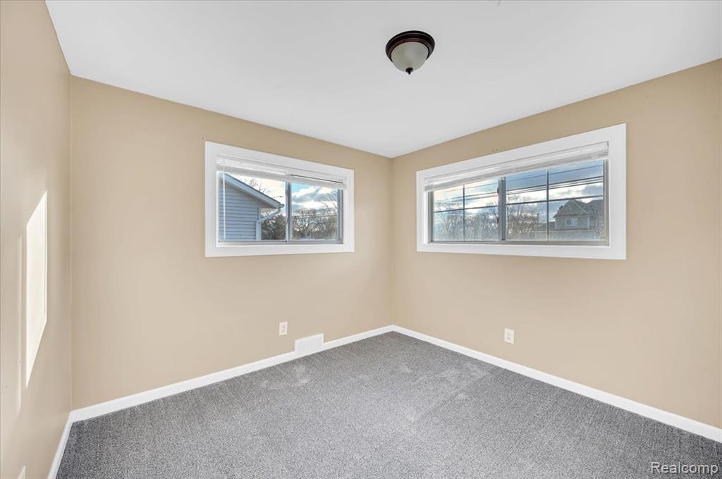 8365 21 Mile Road, Shelby Twp, MI 48317 — Photo 10