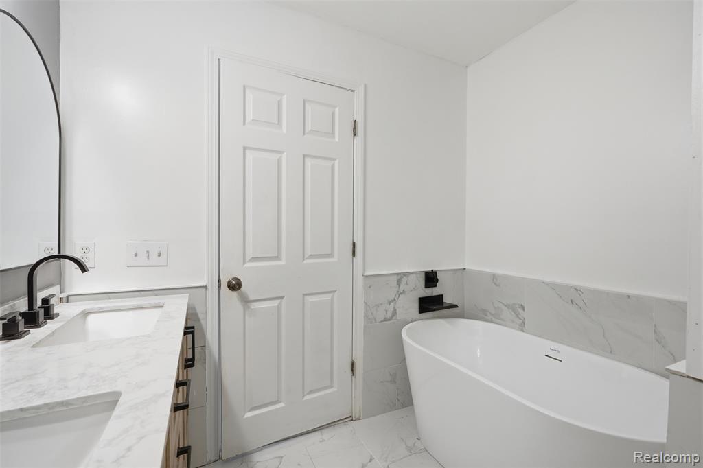 41260 Maplewood Drive, 5, Canton, MI 48187 — Photo 24