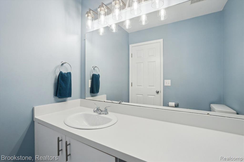 4272 HEATHERSTONE Drive, Waterford, MI 48329 — Photo 38
