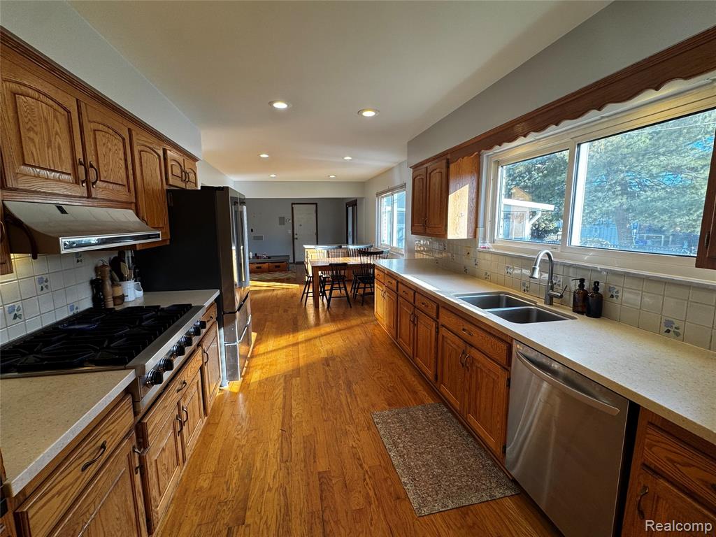 855 Avon Court, Grosse Pointe Woods, MI 48236 — Photo 36