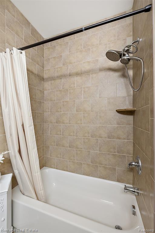 7892 Marie Drive, Utica, MI 48316 — Photo 20
