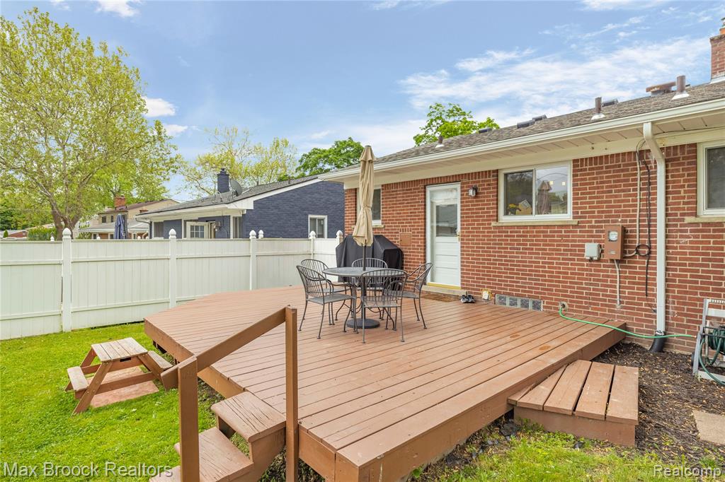 828 W Baker Avenue, Clawson, MI — Photo 39