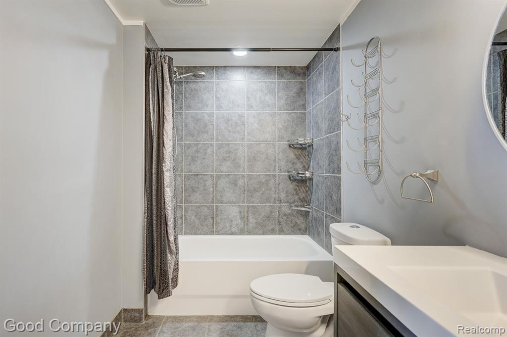 98 N Gratiot Avenue, Mount Clemens, MI 48043 — Photo 29