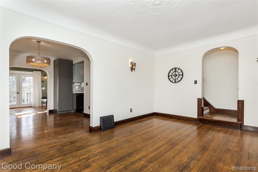 717 W 12 Mile Road, Royal Oak, MI 48073 — Photo 9