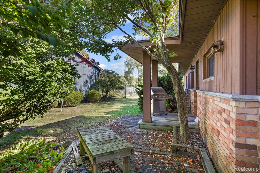 6351 Alden Drive, West Bloomfield, MI 48324 — Photo 36