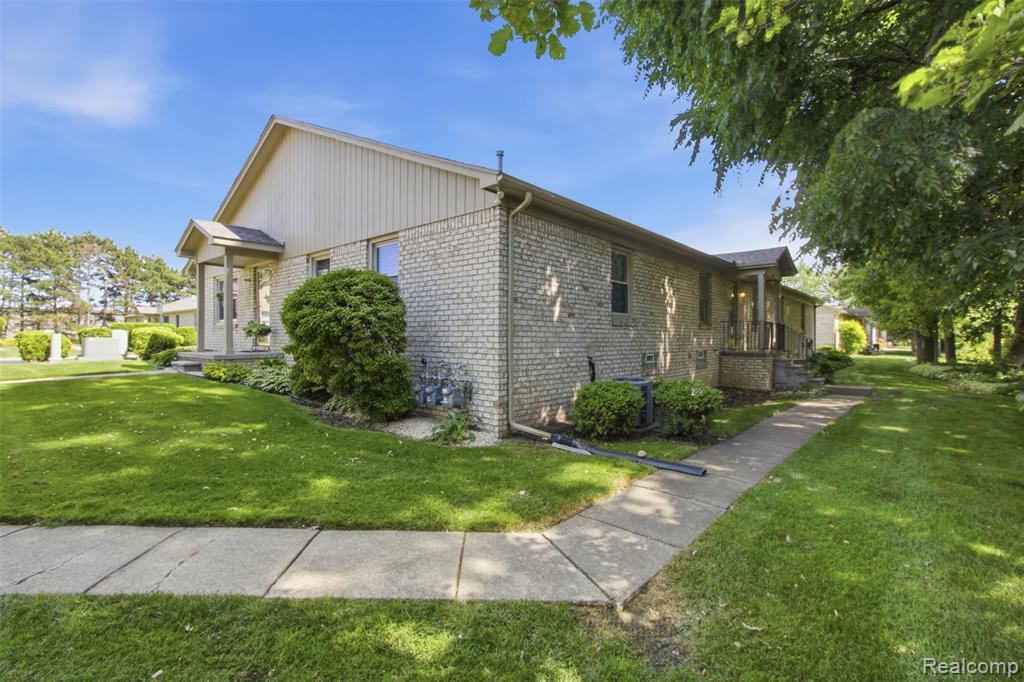 41837 King Edward Court, Clinton Twp, MI 48038 — Photo 3