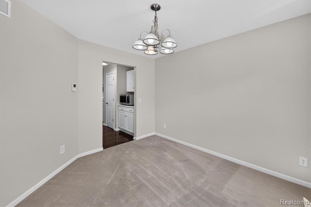 4895 Greenview Drive, Commerce Twp, MI 48382 — Photo 7