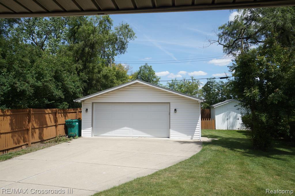 2175 BRADLEY Avenue, Ypsilanti, MI 48198 — Photo 16