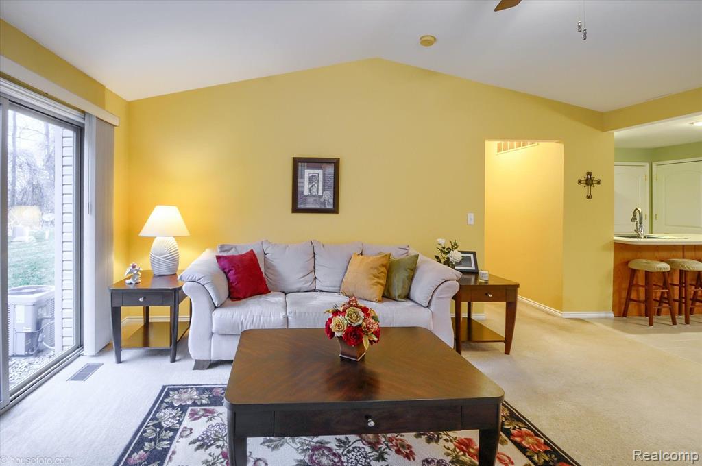 17430 N LUCILLE Circle, New Boston, MI 48164 — Photo 6