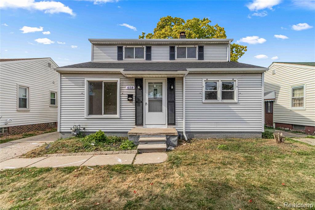 658 6th Street, Wyandotte, MI 48192 — front exterior
