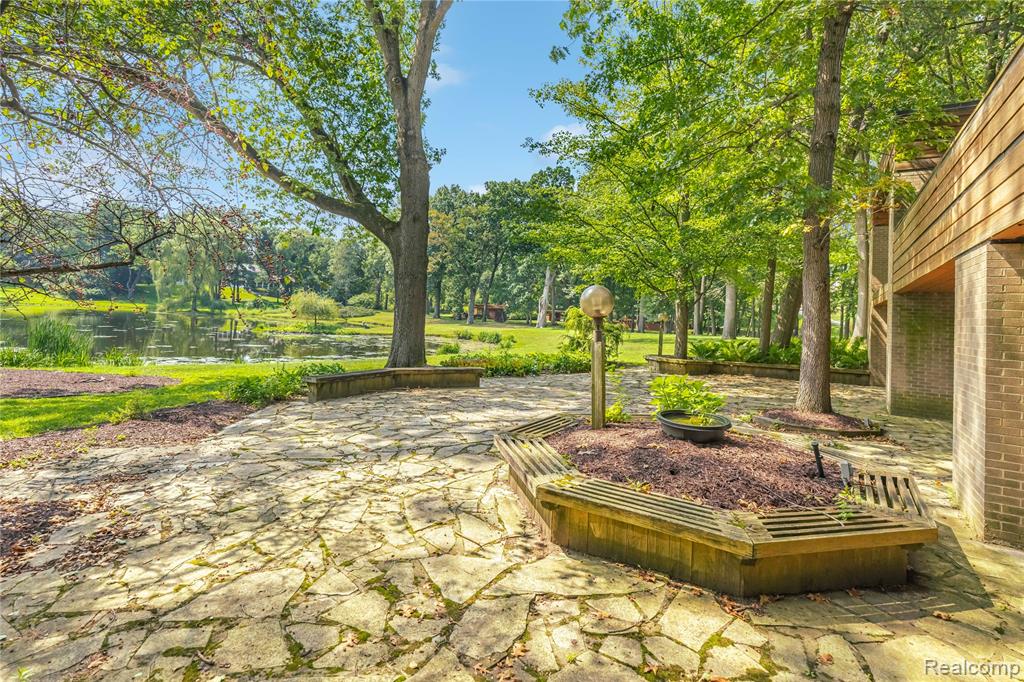 5035 Ponvalley Road, Bloomfield Hills, MI 48302 — Photo 53