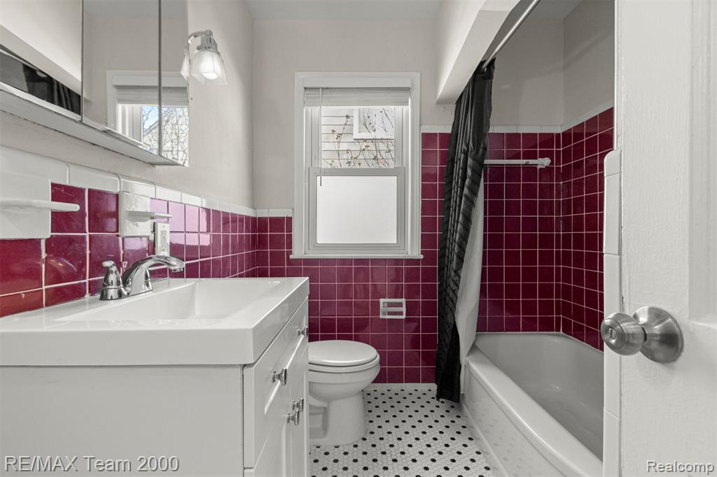 2076 Thomas Avenue, Berkley, MI 48072 — Photo 28